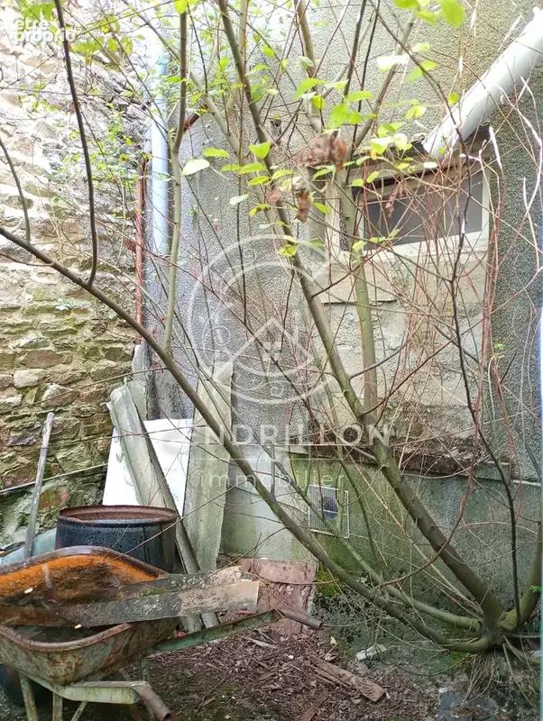 Immeuble de rapport d'une superficie de 150 m2, édifié sur un terrain de 390 m2. - photo 6