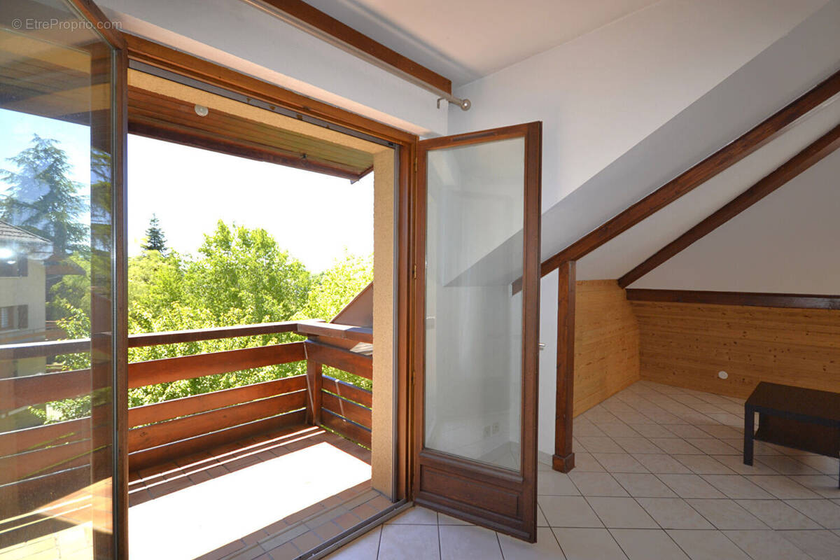 Appartement à SAINT-MARTIN-BELLEVUE