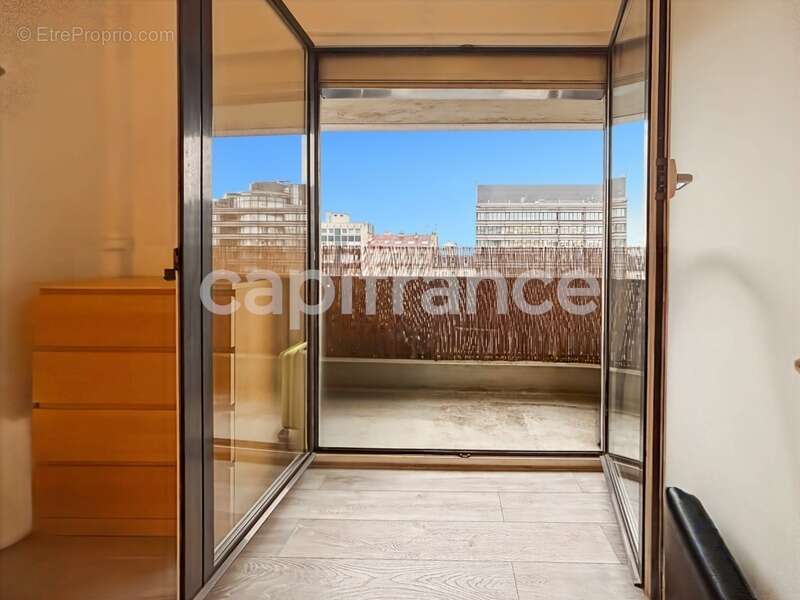 Appartement à NEUILLY-SUR-SEINE