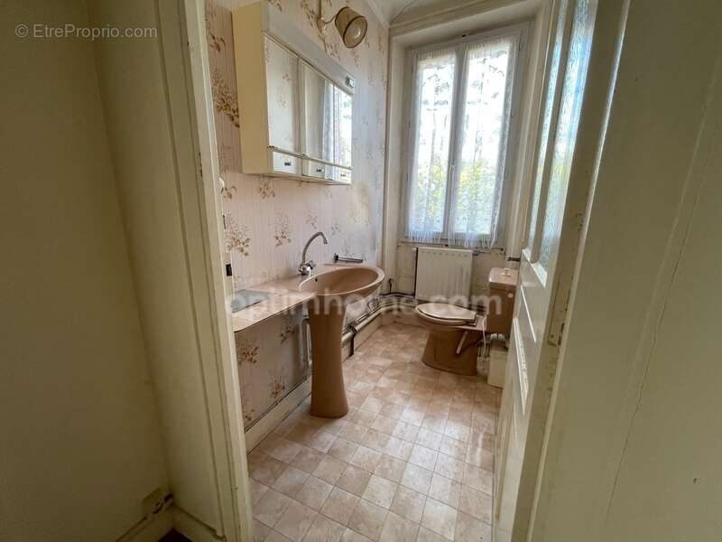 Maison à BERSAC-SUR-RIVALIER