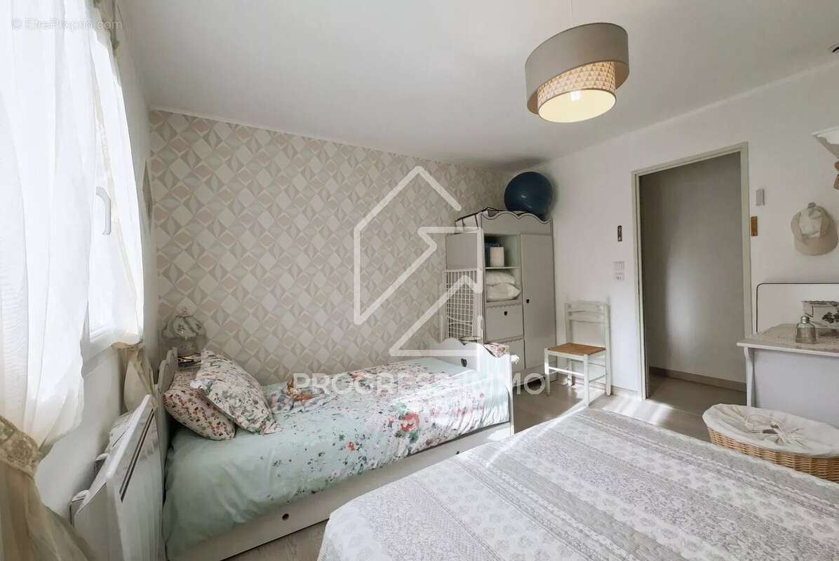 Appartement à COMBS-LA-VILLE