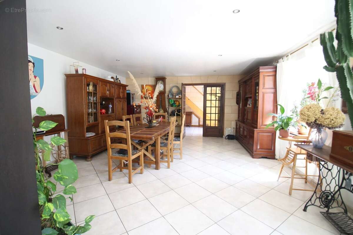 Maison à CIRES-LES-MELLO