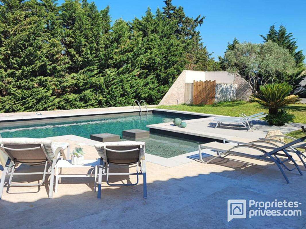 Maison à PERNES-LES-FONTAINES