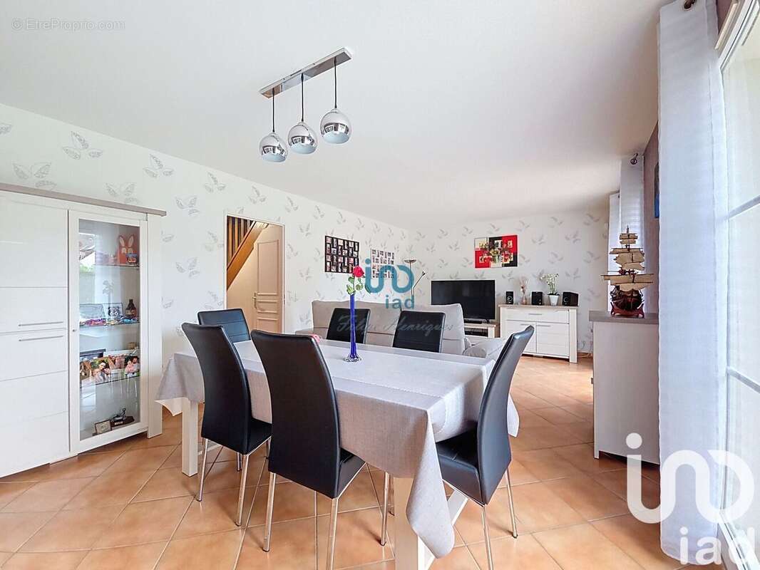 Photo 2 - Maison à CREGY-LES-MEAUX