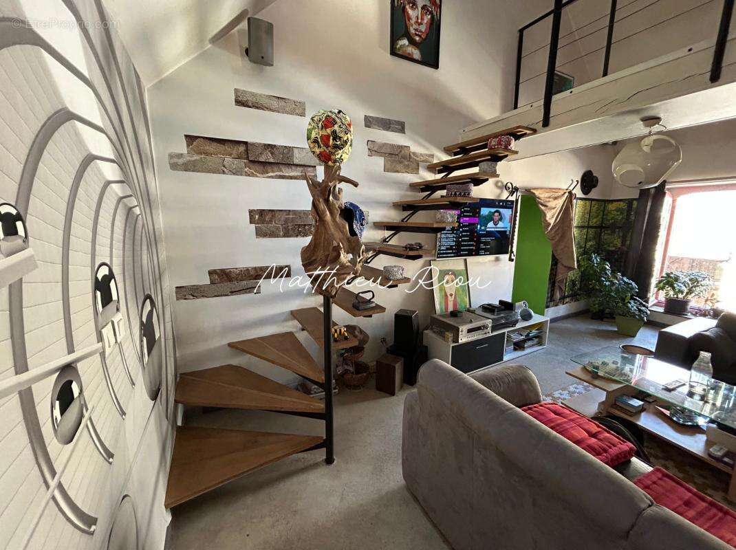 Maison à SAINT-ETIENNE-DE-FURSAC