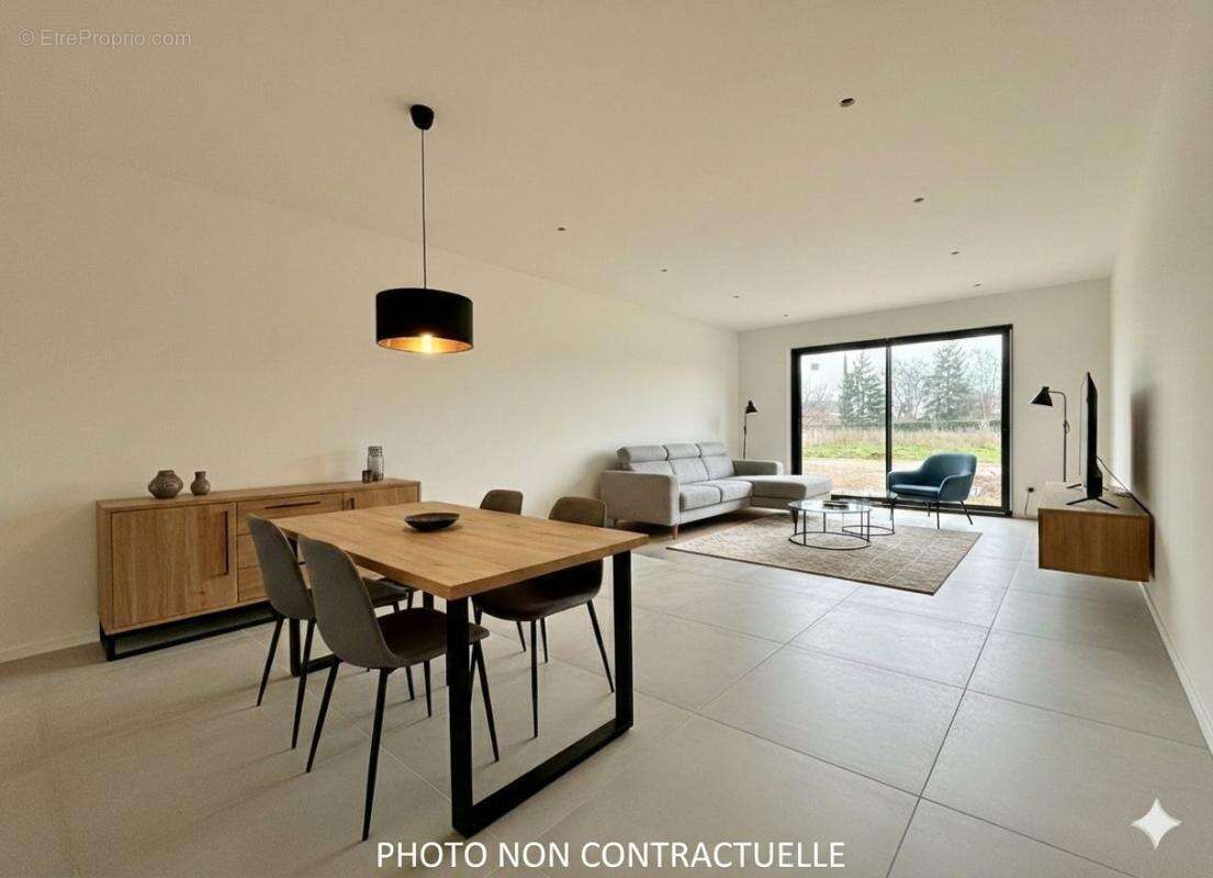 Maison à LONGCHAMP