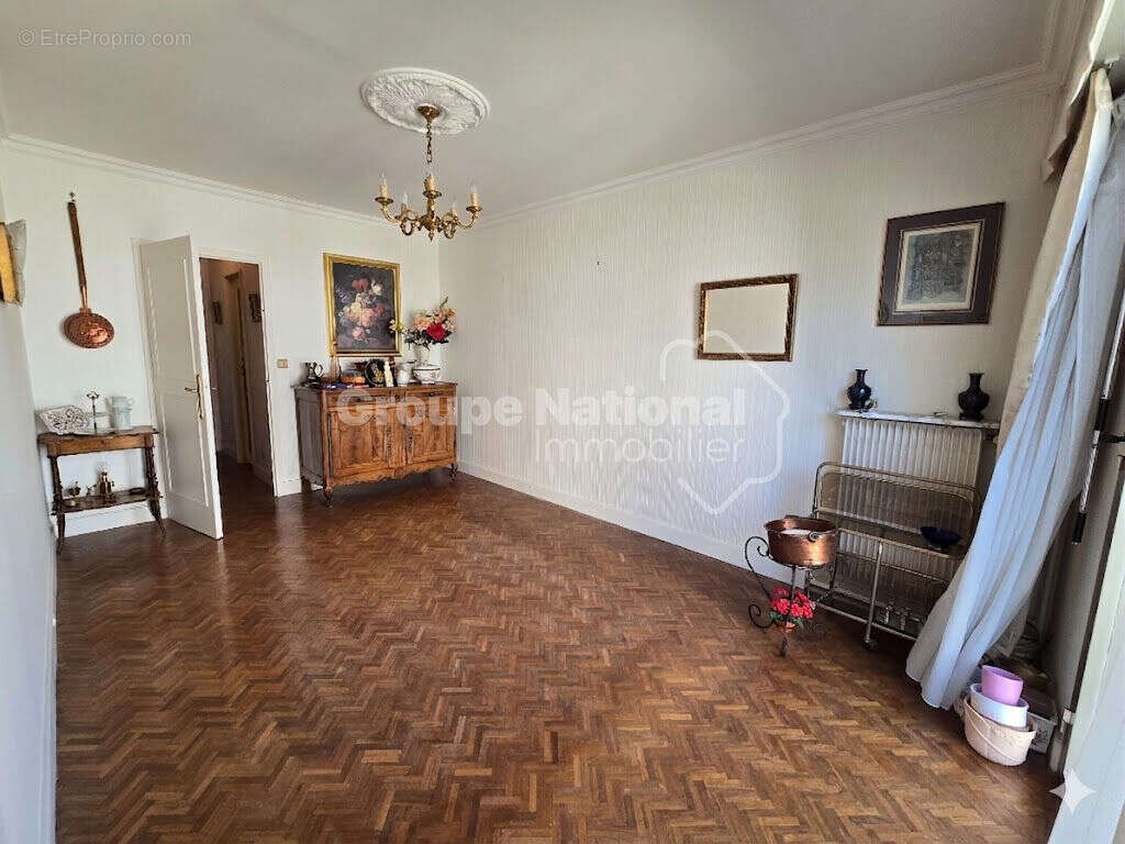 Appartement à VERSAILLES