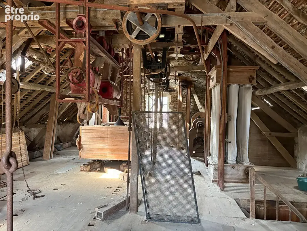 Ancien moulin avec turbine en activité, 700 m² de potentiel au coeur d'un des Plus Beaux Villages de France - photo 12