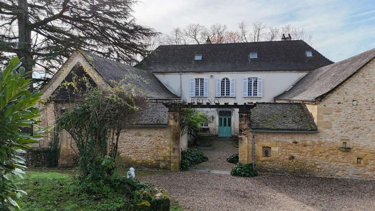 Maison à MONSAC