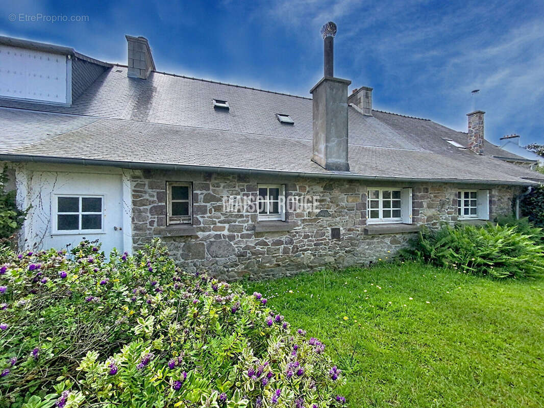 PAIMPOL Propriété : Maison + gîte  Centre ville à pied Aperçu MER - photo 18