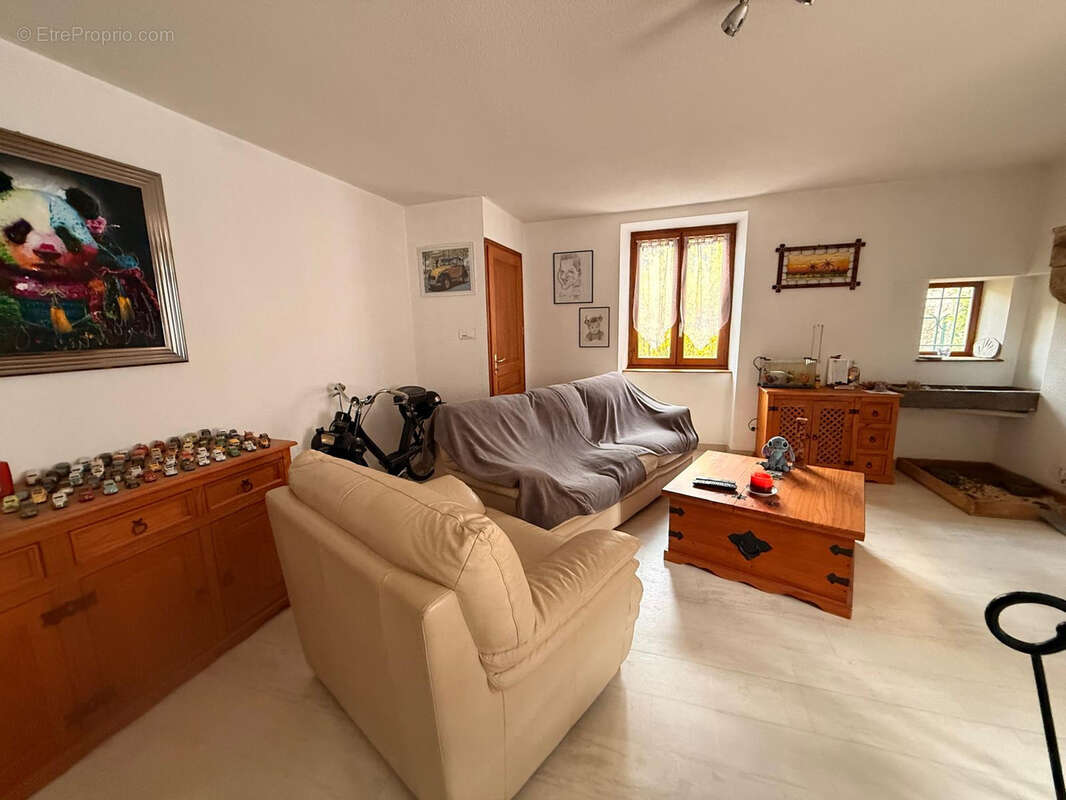 Appartement à SAINT-HAON-LE-CHATEL