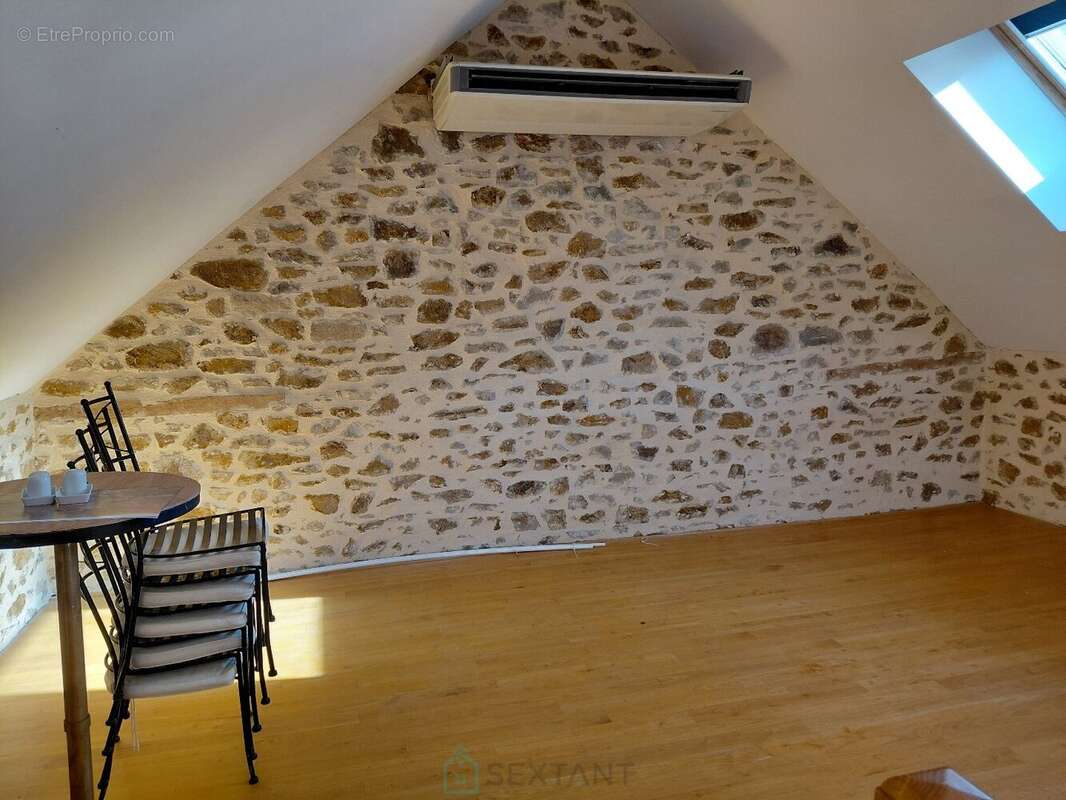 Maison à SAINT-YRIEIX-LA-PERCHE