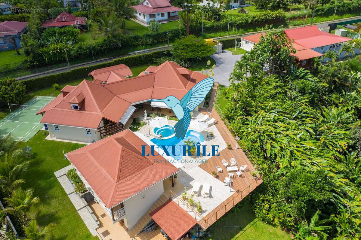 Maison à PETIT-BOURG