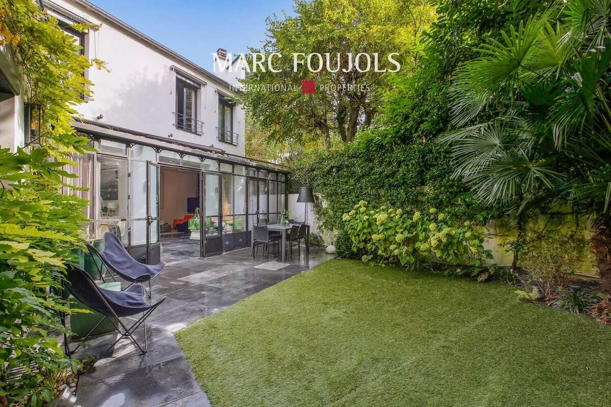 Appartement à NEUILLY-SUR-SEINE