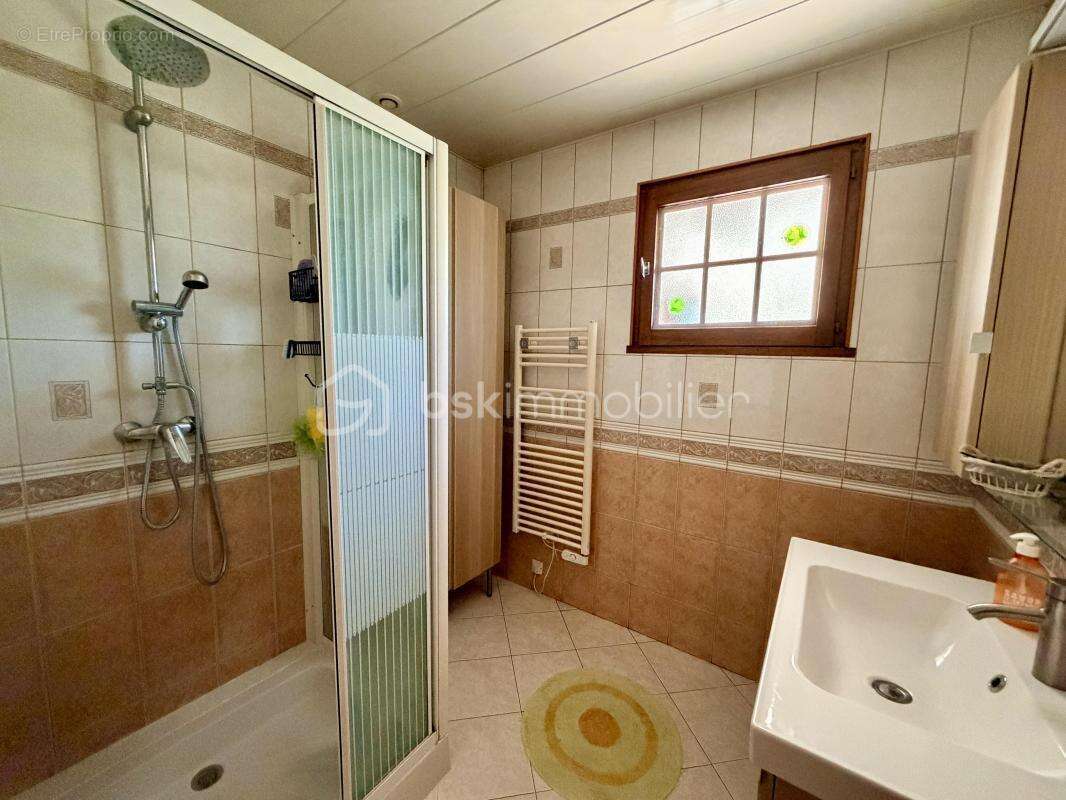 Maison 5 pièces avec véranda, sous-sol complet, grand garage et jardin - photo 15