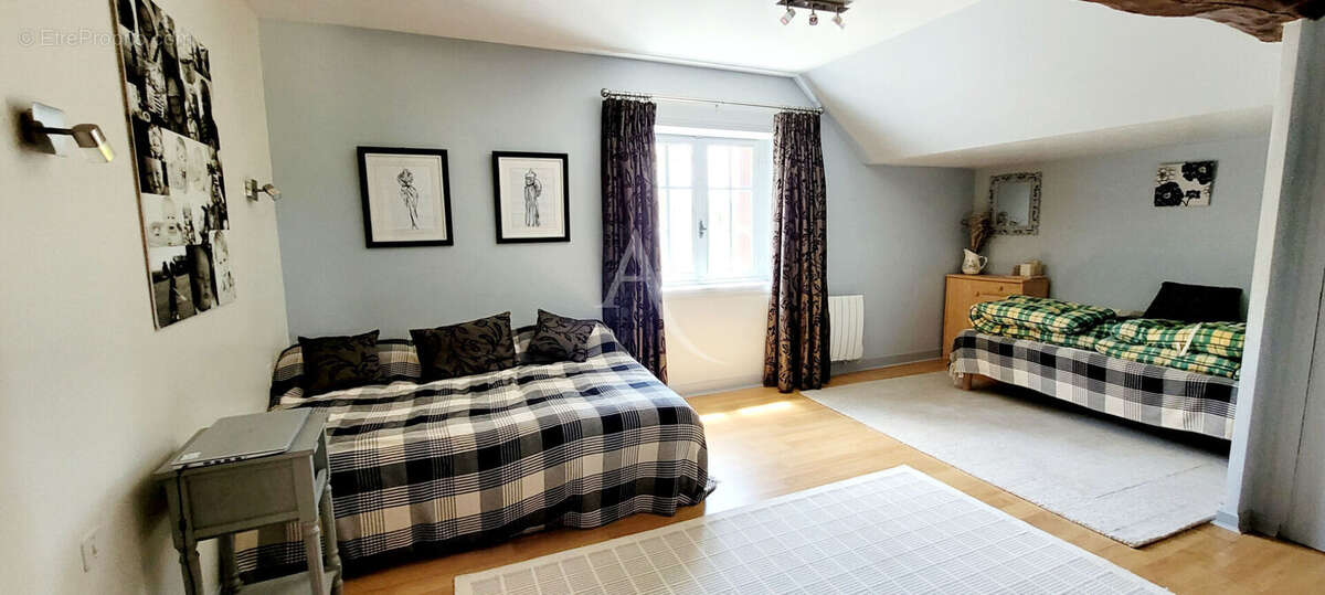 Maison Charentaise de 5 Chambres avec garage et dépendances - photo 11