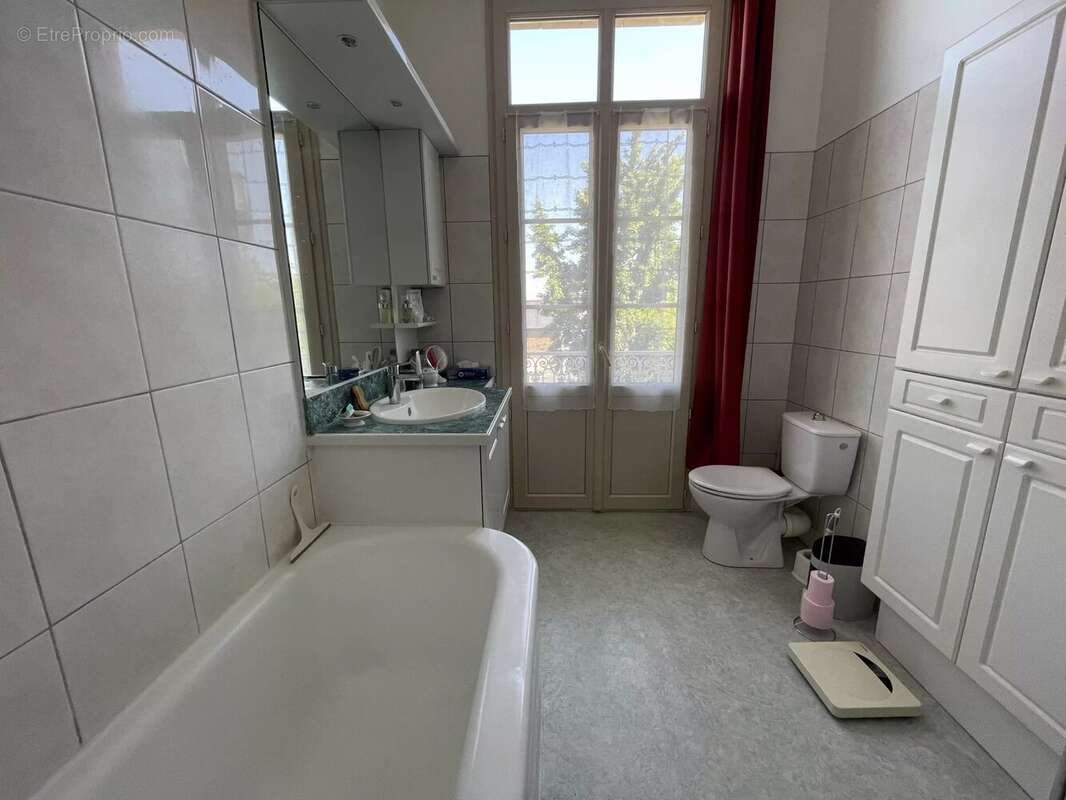 Maison à MONTREUIL-BELLAY