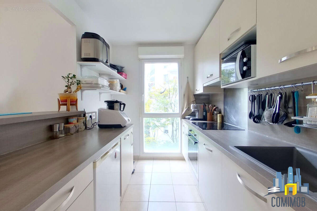 Appartement à COURBEVOIE