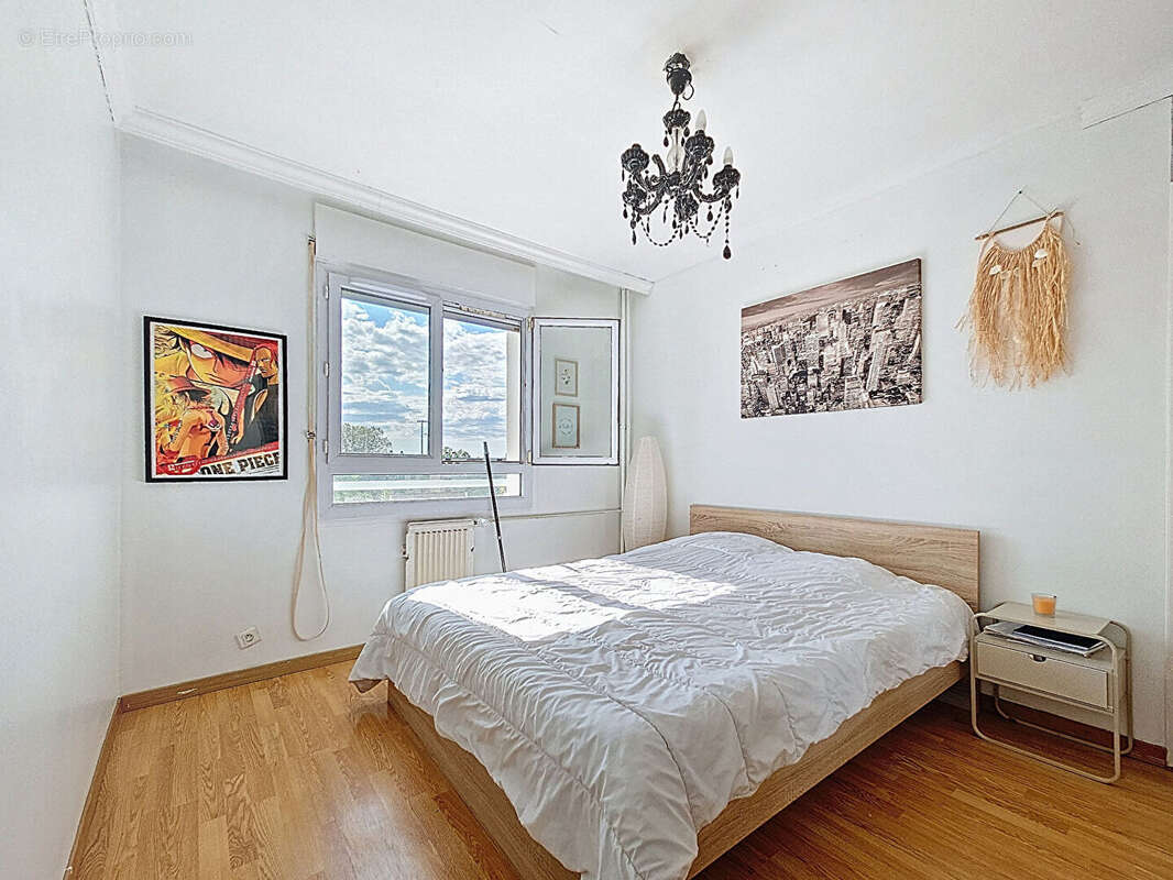 Appartement à SARTROUVILLE