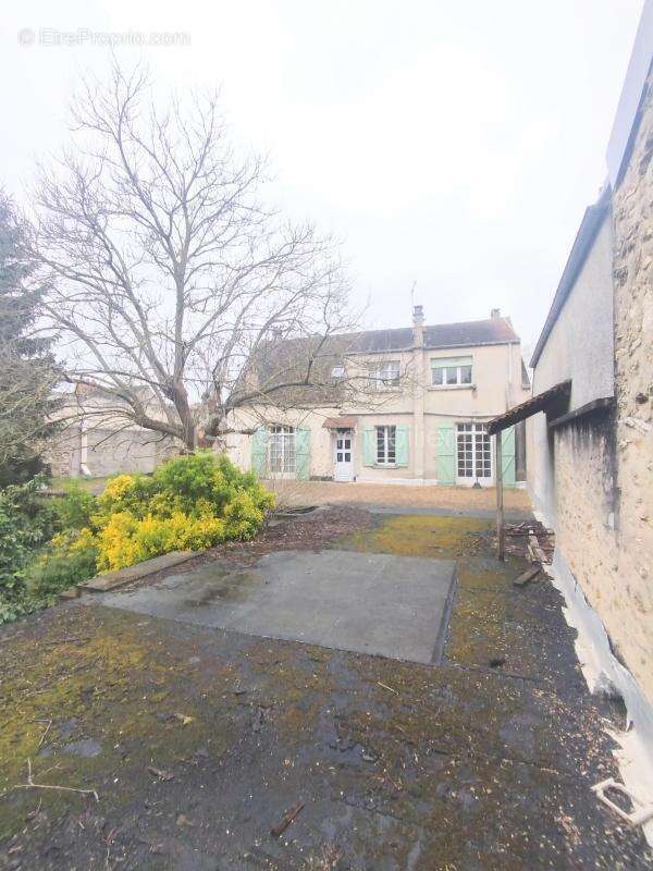 Maison à DAMMARIE-LES-LYS