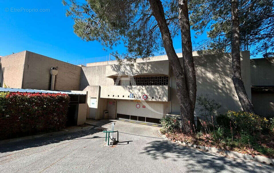 EXCLUSIVITE L'Adresse Garage fermé à vendre - photo 2