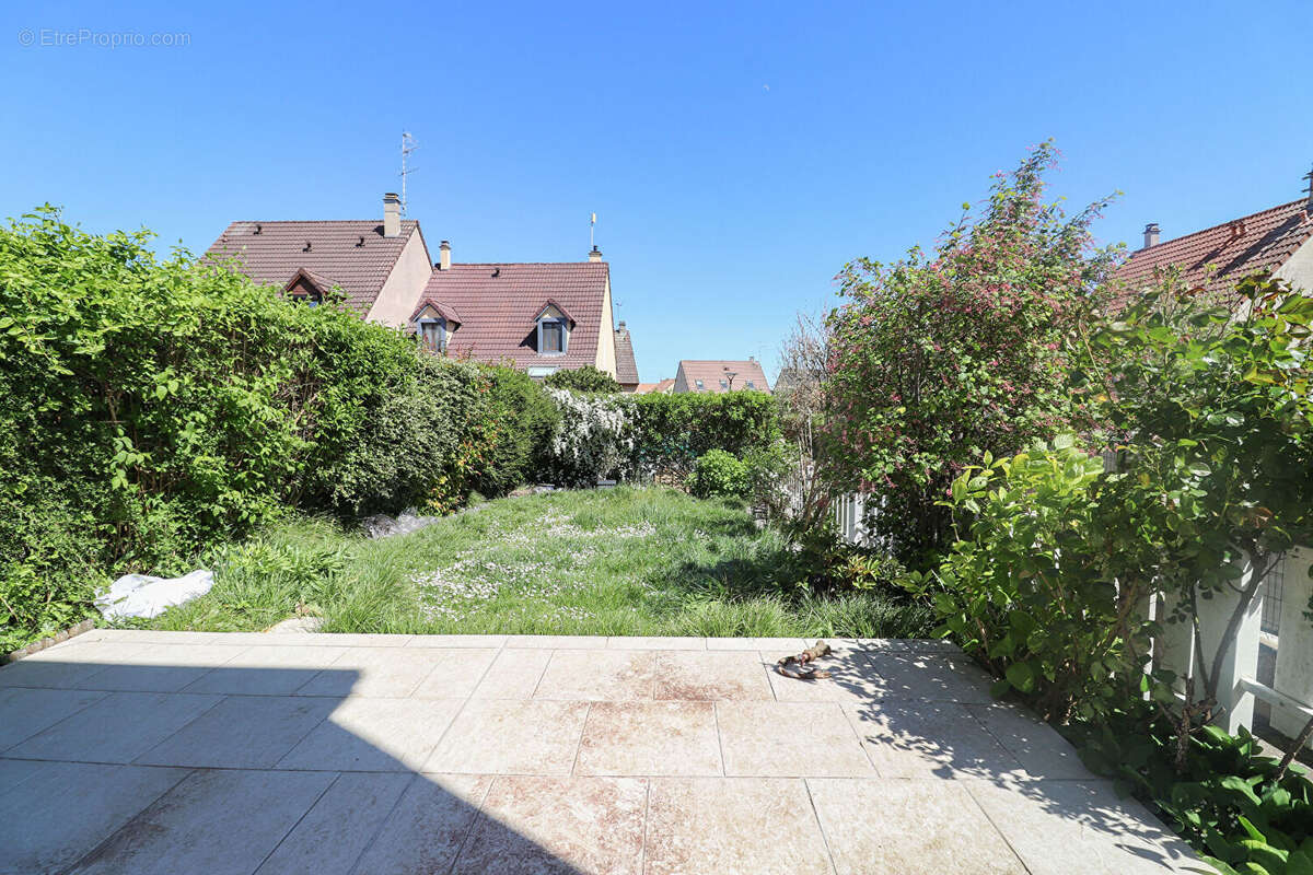 Maison à QUETIGNY