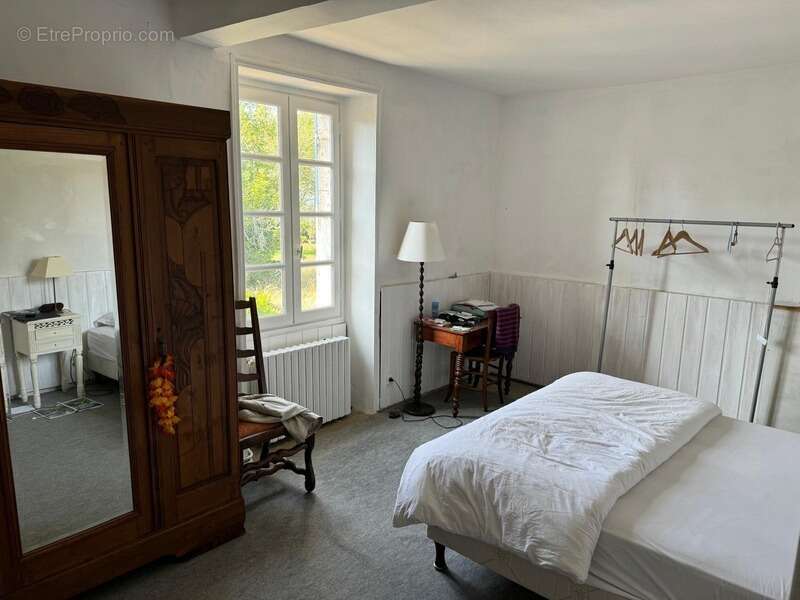 Maison à SAINT-FRONT-LA-RIVIERE