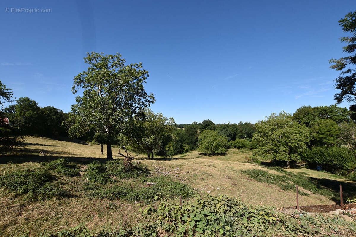 Maison à LE MAYET-DE-MONTAGNE