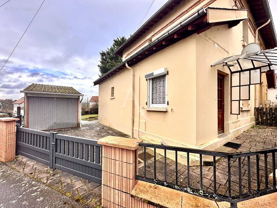 Maison à DAMELEVIERES