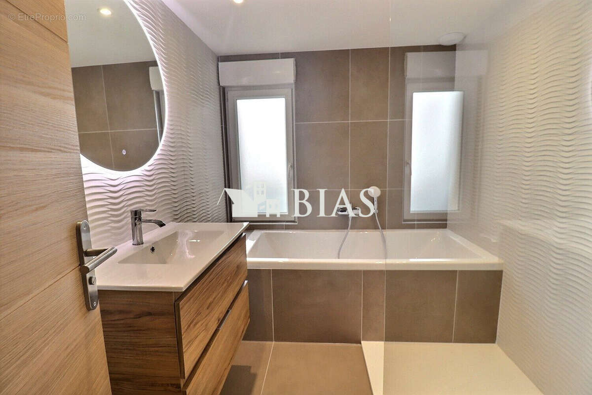 Maison 110 m² à Pont-L'eveque  - photo 6