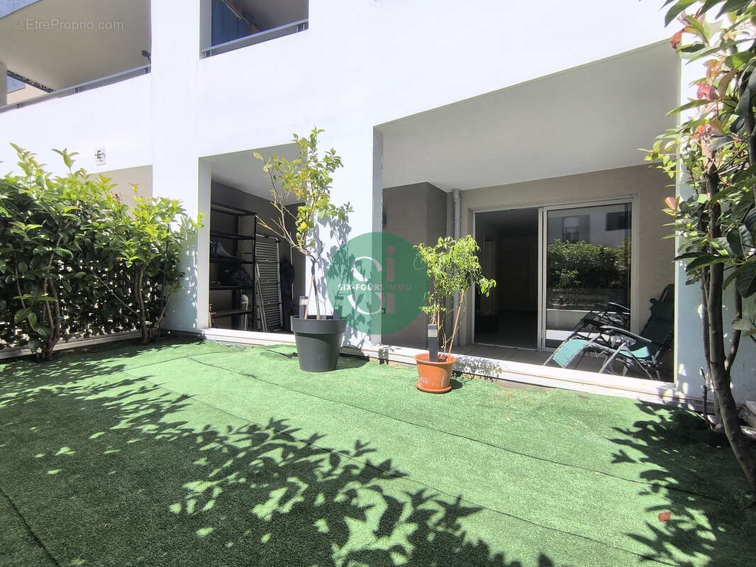 Appartement à SIX-FOURS-LES-PLAGES