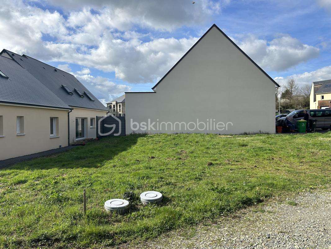 Terrain à COULAINES