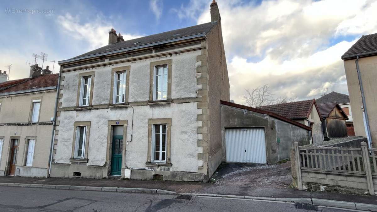 Maison à AUTUN