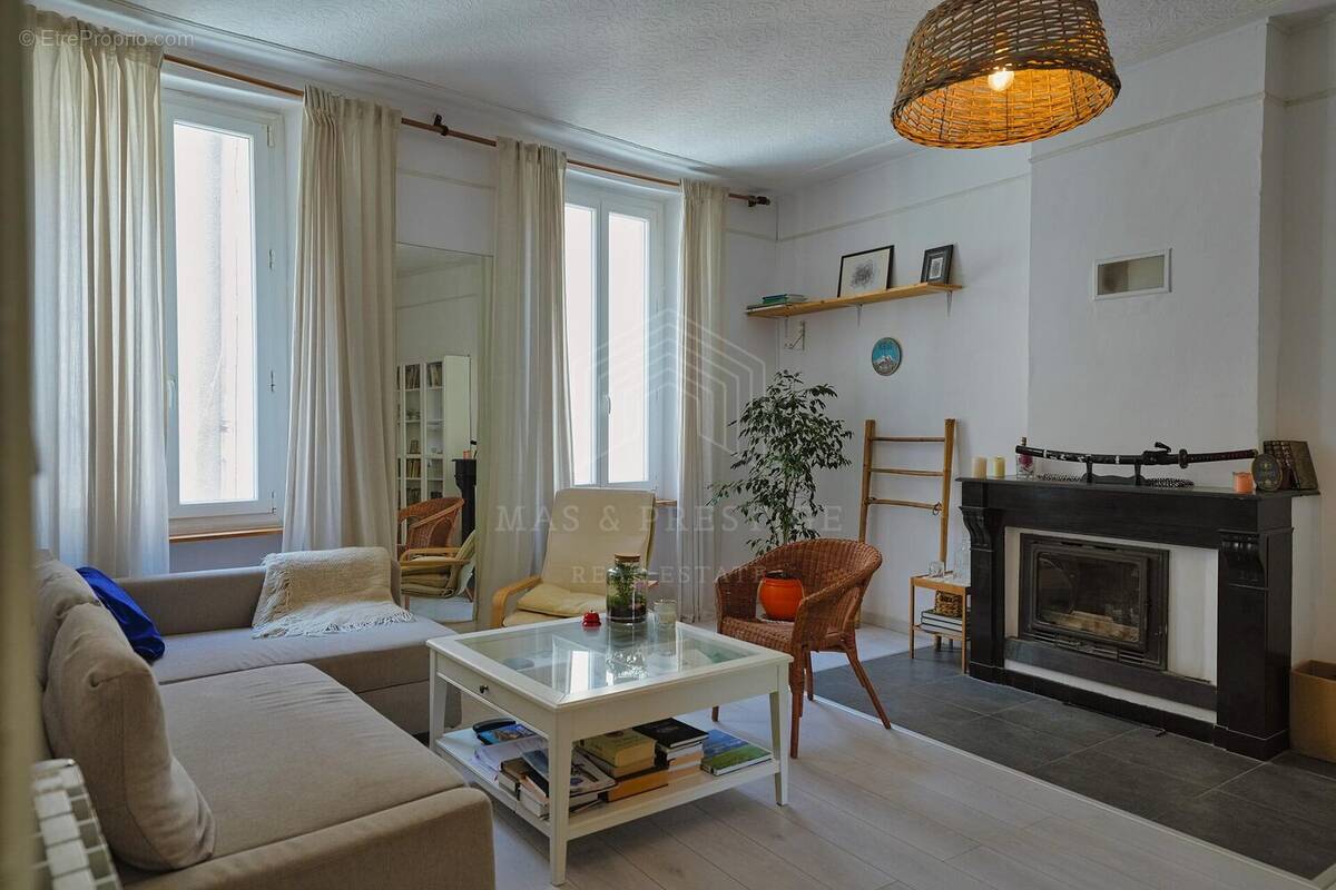 Appartement à SAINT-LAURENT-DE-CERDANS