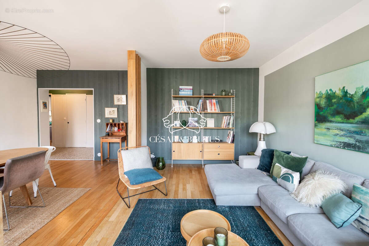 3 Salon - Appartement à LYON-8E