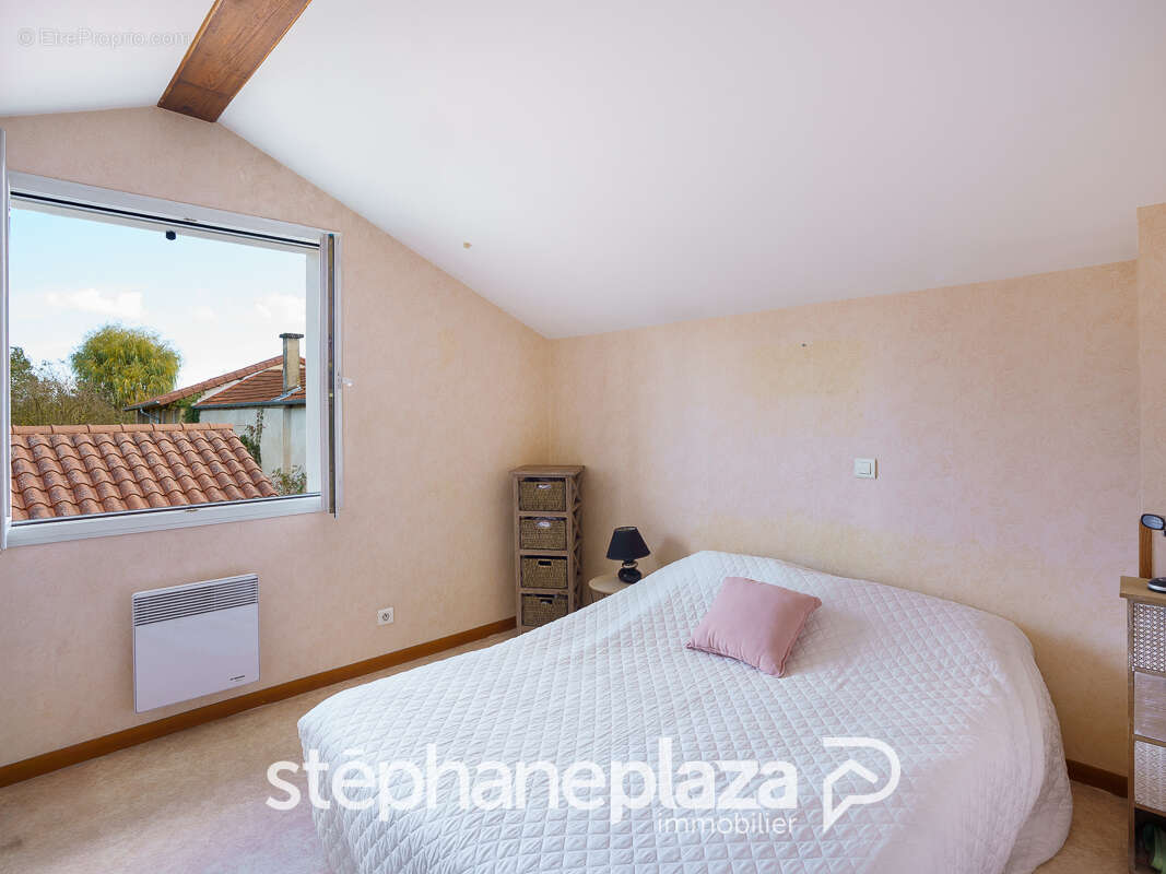 Maison à PONT-DE-VEYLE