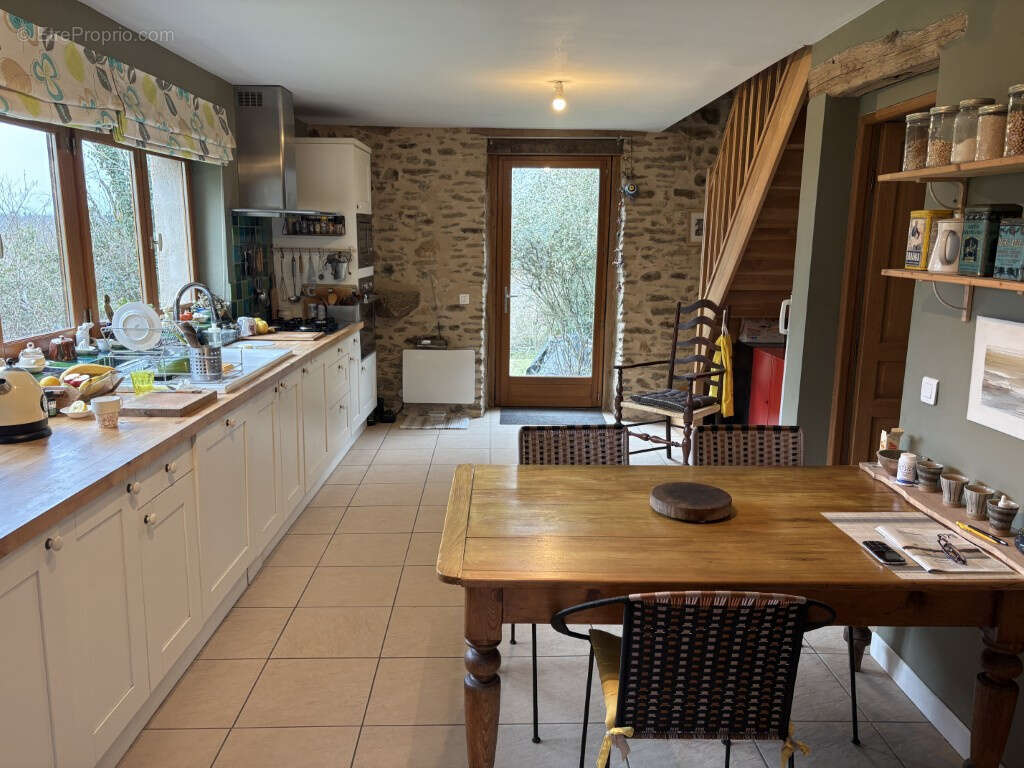 Proche Pompadour, en voie sans issue, dans petit hameau - photo 4