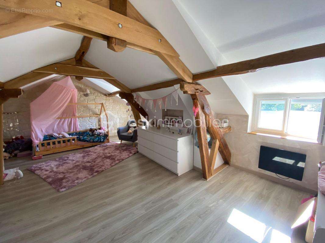 Maison à VILLECOMTAL-SUR-ARROS