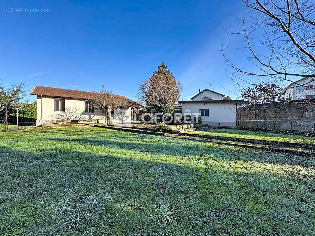 Maison à JASSANS-RIOTTIER