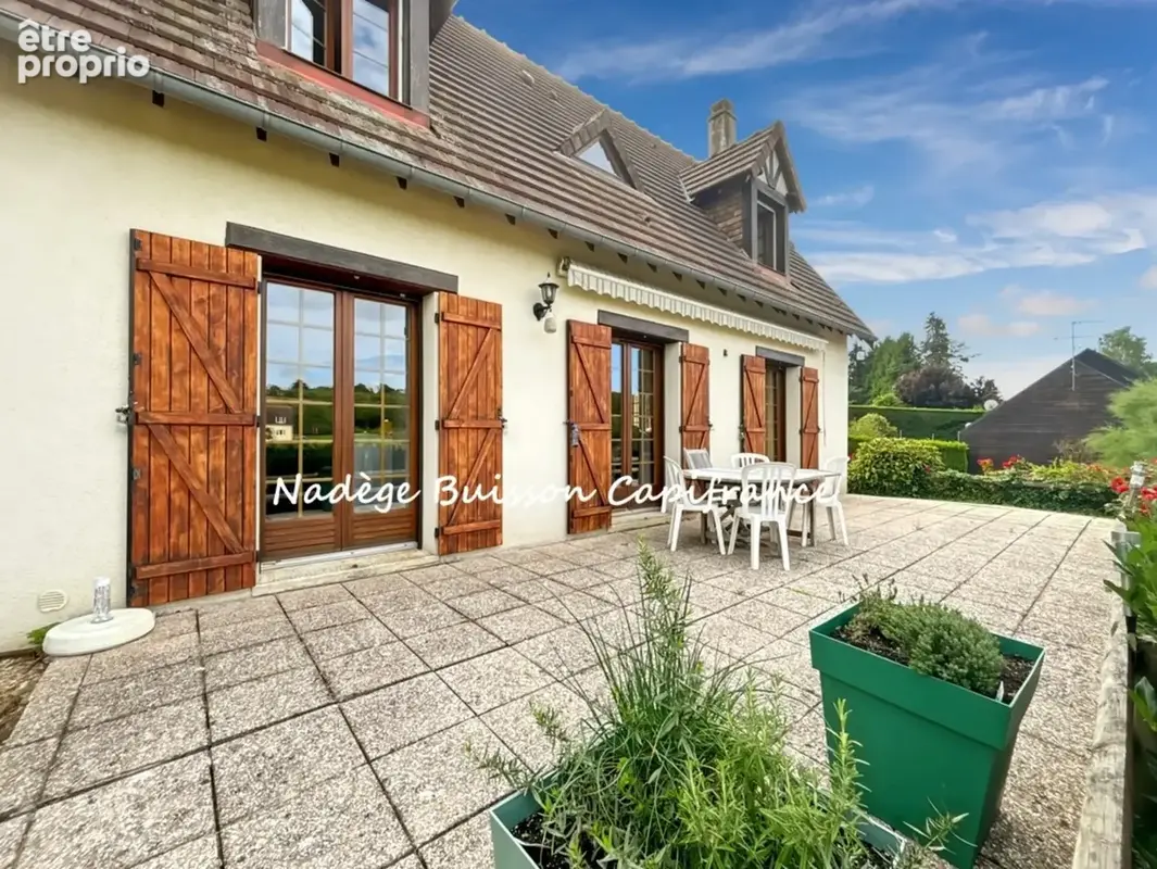 Cambremer centre – Maison familiale de 136 m² avec terrasse panoramique, vie de plain-pied et double garage - photo 5