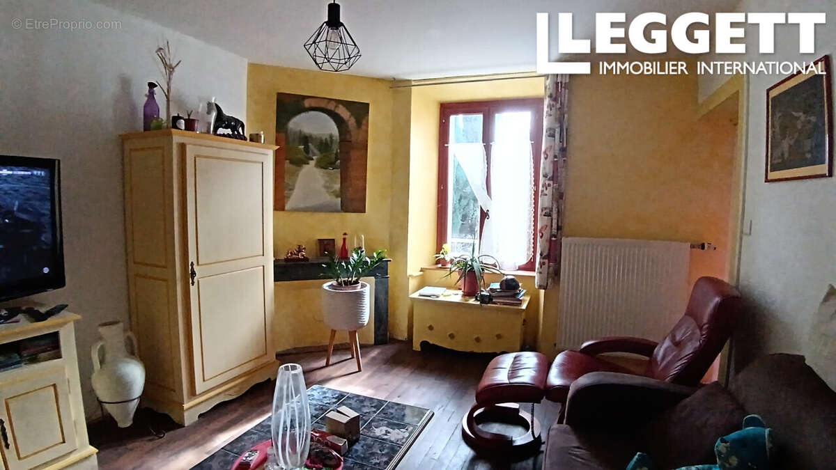 Maison à CHAILLAC-SUR-VIENNE