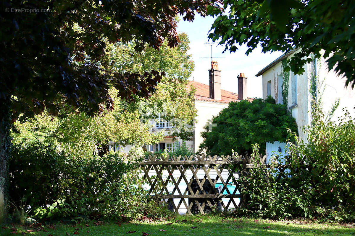 Maison à FOUSSAIS-PAYRE