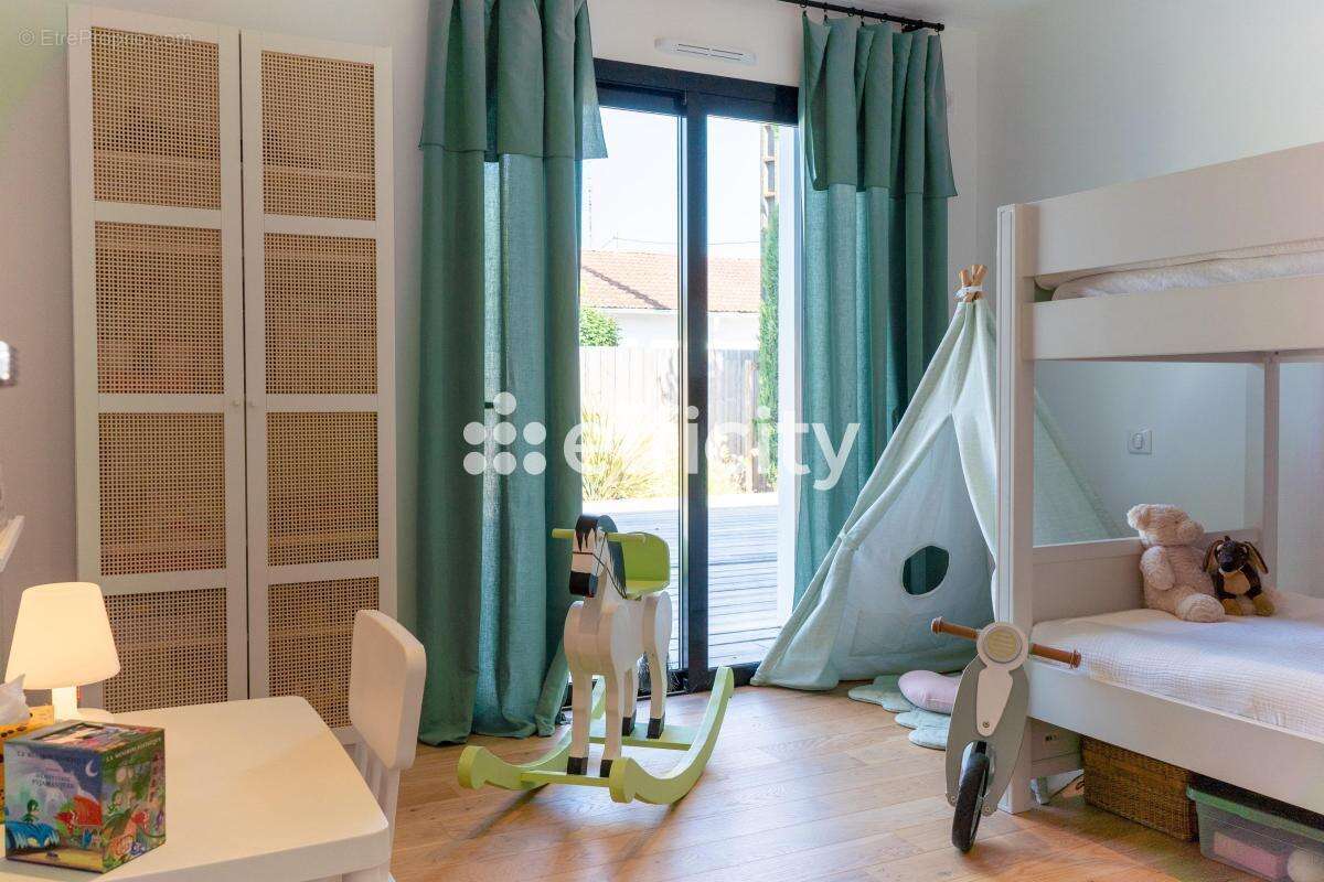 Maison 150 m² à Gujan-Mestras  - photo 17