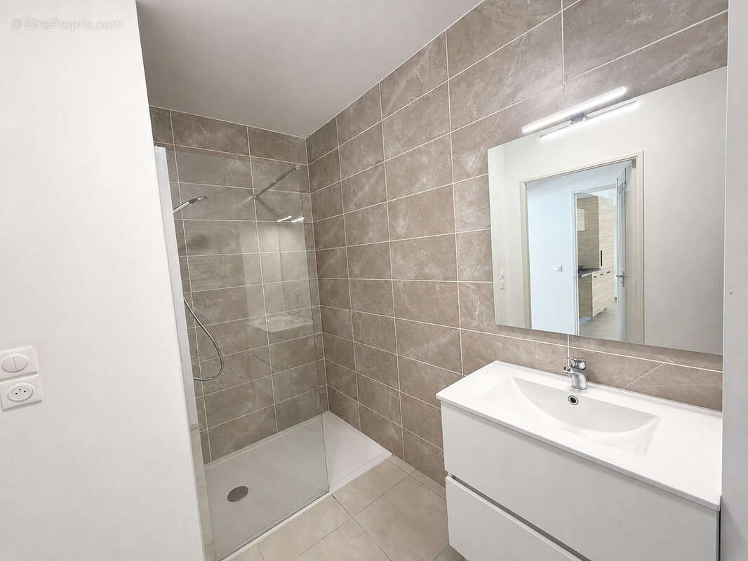 Appartement à MARSEILLE-6E
