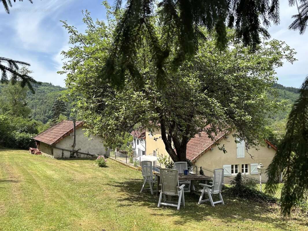 Maison à LUCENAY-L'EVEQUE