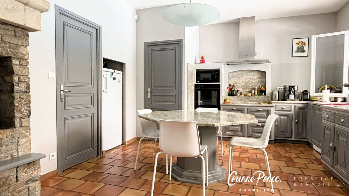 Nîmes maison de caractère type 5 Corinne Ponce immobilier - photo 5