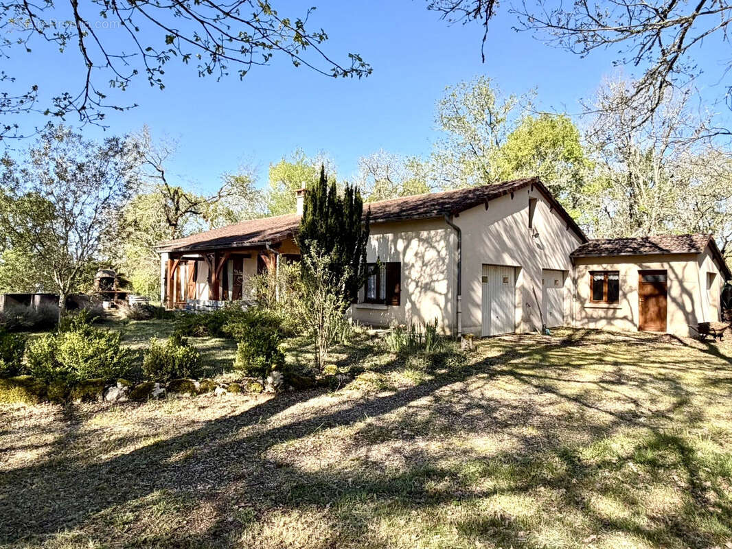 Maison à LACHAPELLE-AUZAC