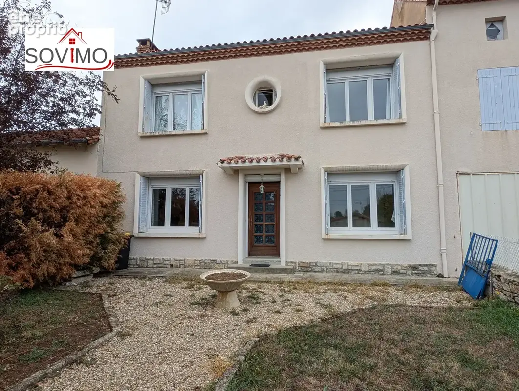 Belle opportunité en centre-bourg   maison avec grand jardin et dépendances - photo 1