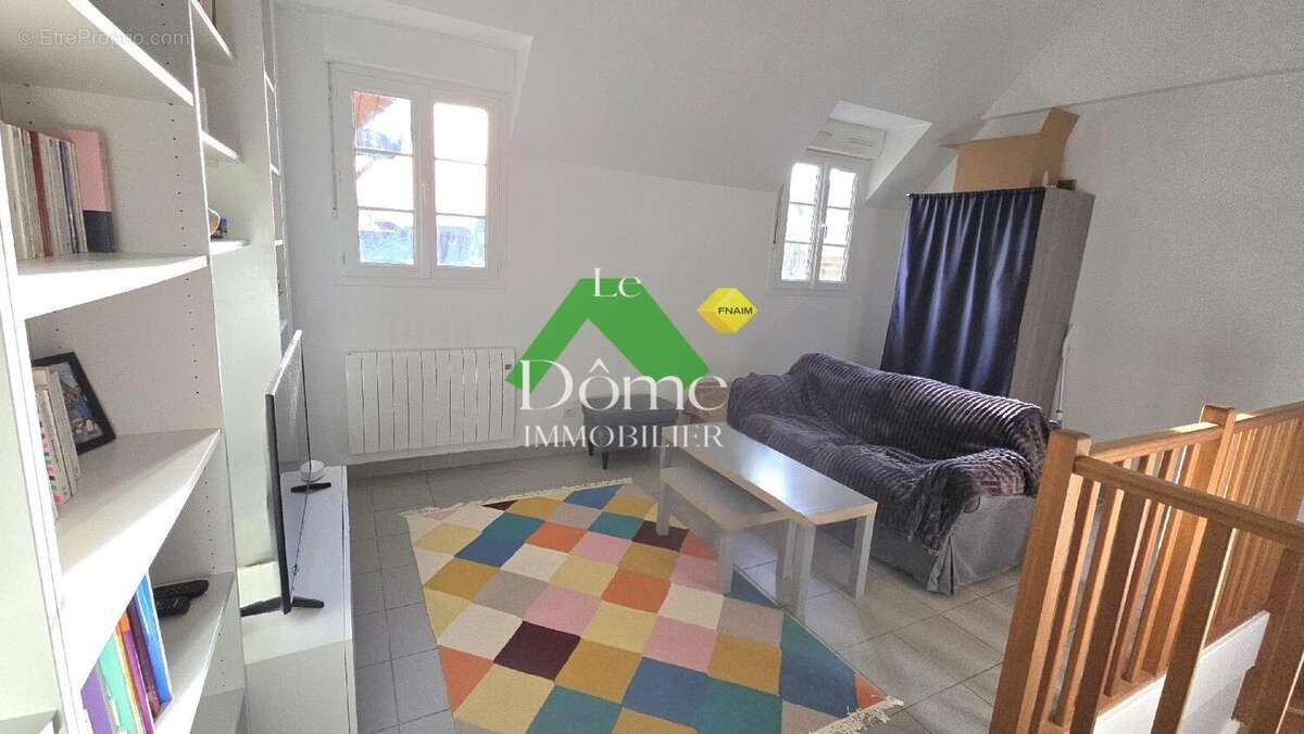 Appartement à BORNEL