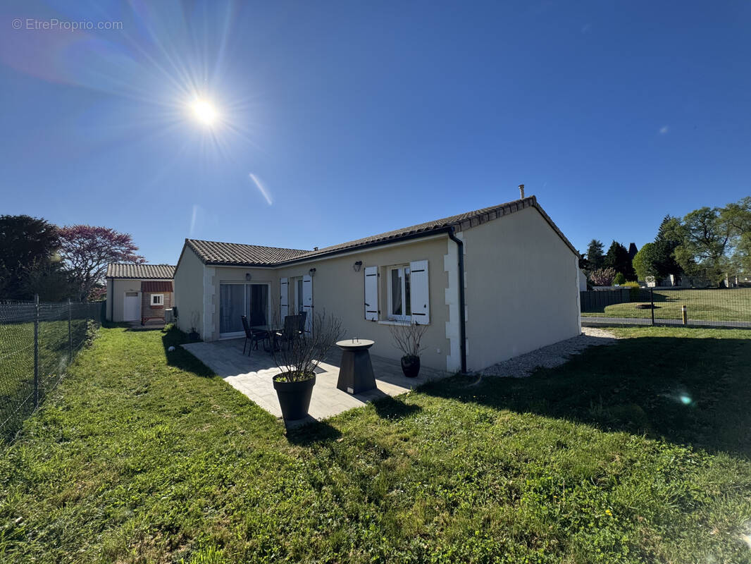 Maison à BOURG-CHARENTE